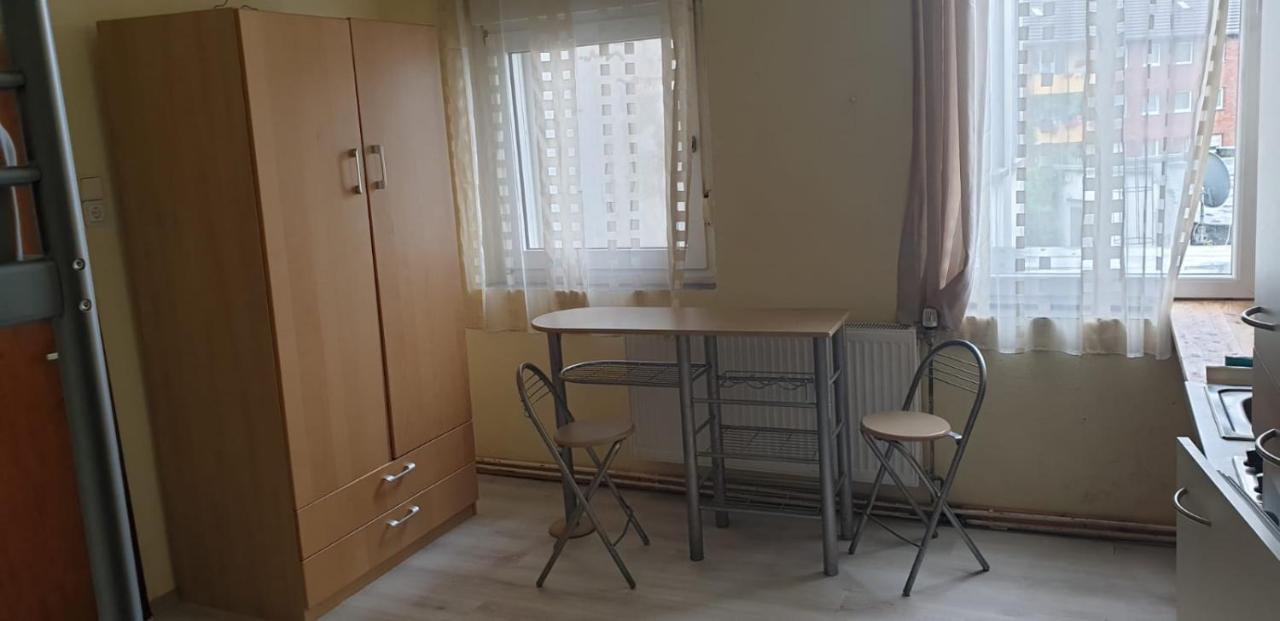 Ma-A2 Single Wohnung Krefeld Bagian luar foto